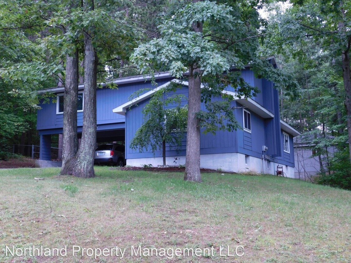 2 br, 1 bath House 3454 Blackwood Dr House for Rent in Traverse City, MI