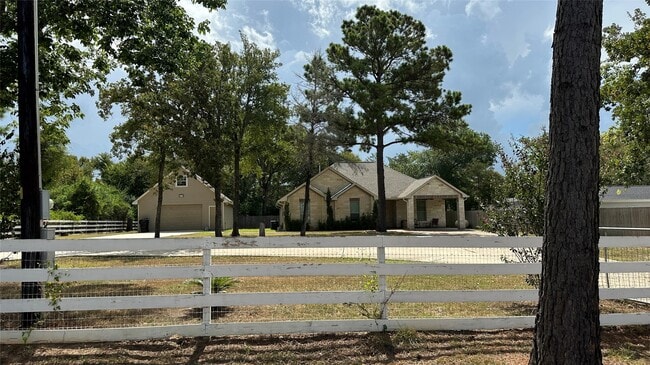 Foto del edificio - 25221 Armagh Rd
