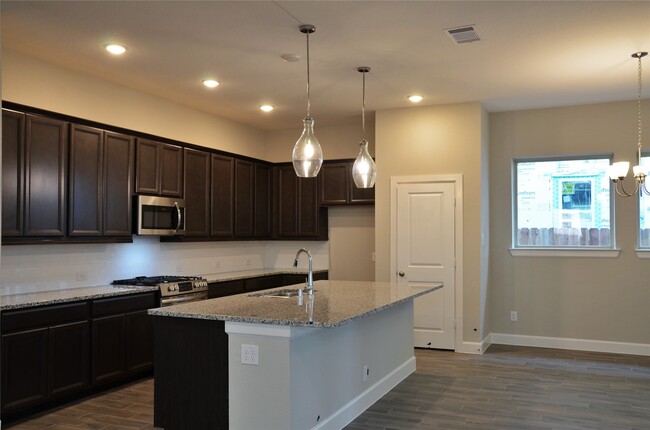 Building Photo - 23834 Pullin Market Dr