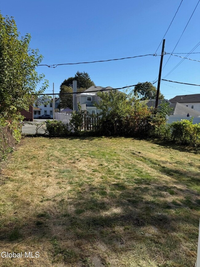 Building Photo - 577 6th Ave