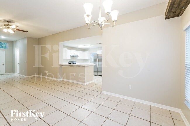 Foto del edificio - 28807 Skyglade Pl