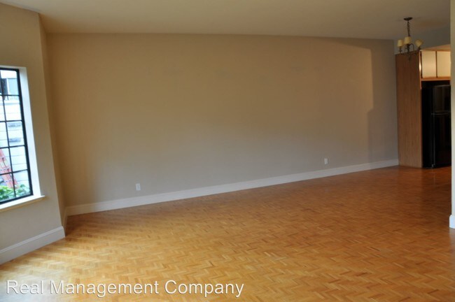 Building Photo - 1567 McAllister St
