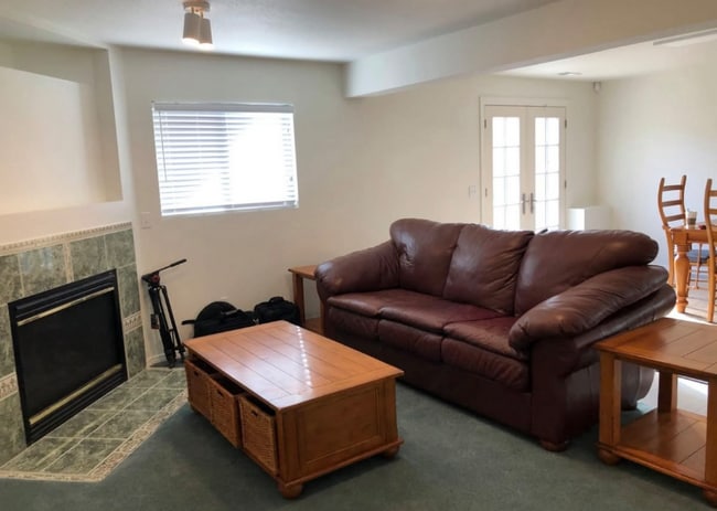 Building Photo - 2325 Royal Palm Dr