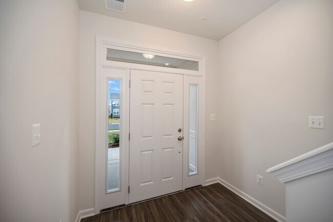 Foto del edificio - Close to everything!  Skyline at Embrey Mill!  Brand New Live and Work Townhomes.
