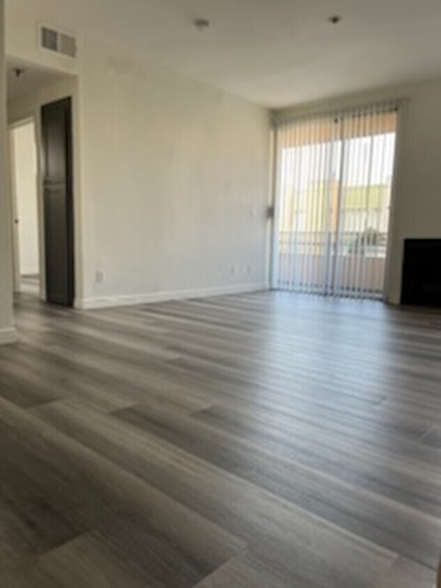Foto principal - 1210 N Las Palmas Ave