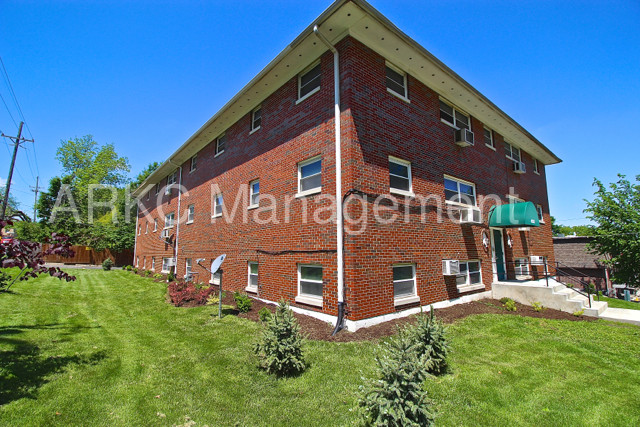 Building Photo - Renovated w/ Free Google Fiber