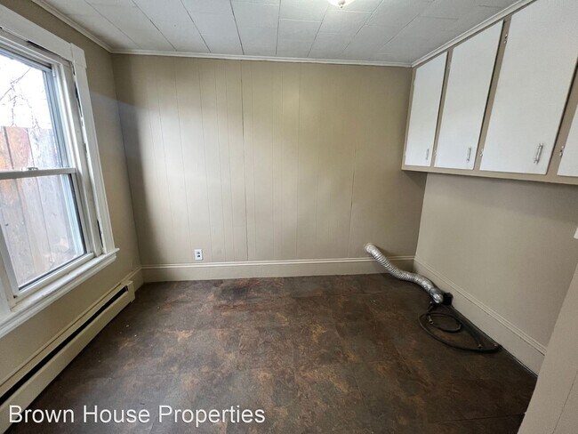 Building Photo - 3 br, 1 bath House - 5 Halde St