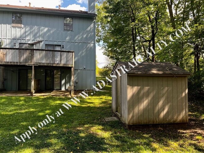 Foto del edificio - Spacious Duplex in Lee's Summit-Available ...