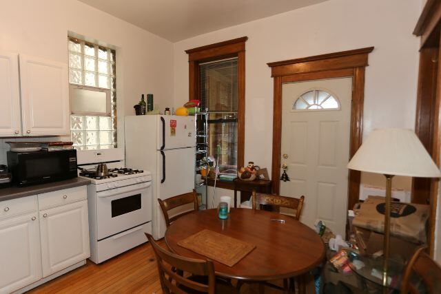 Foto del edificio - 1326 N Claremont Ave