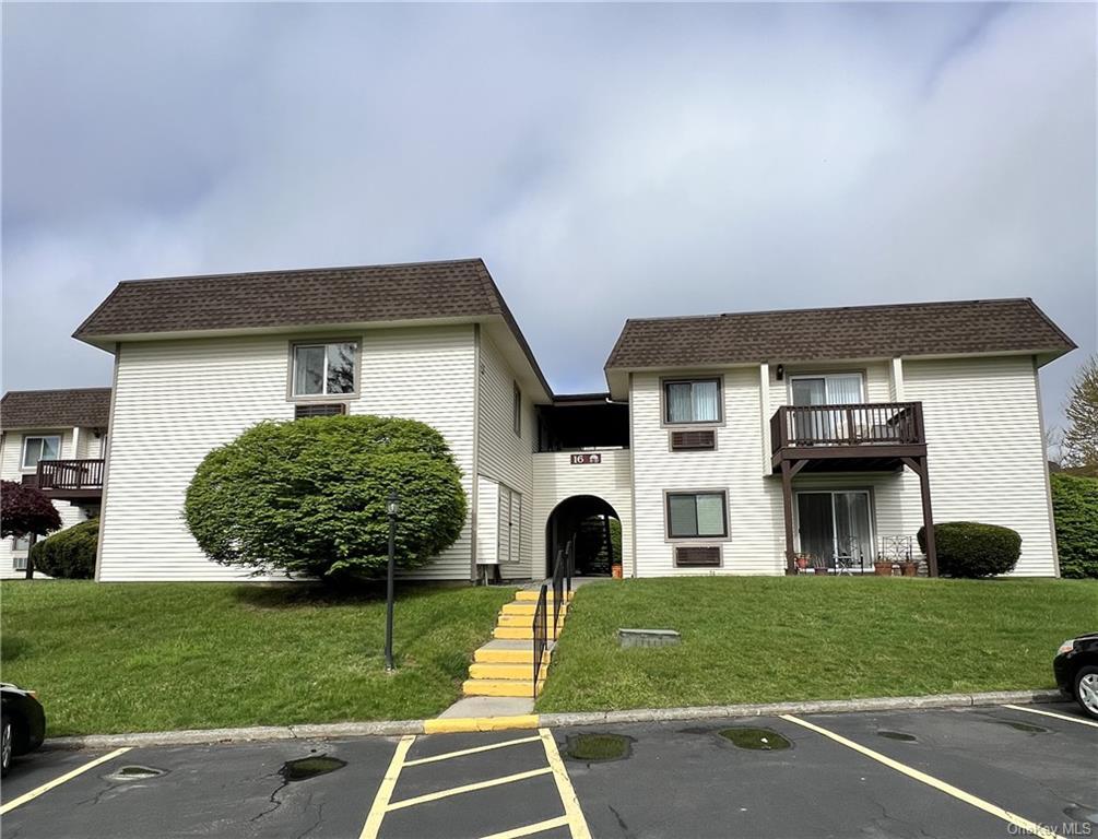 16 Club House Dr Unit 2C, Fishkill, NY 12524 Condo for Rent in Fishkill, NY