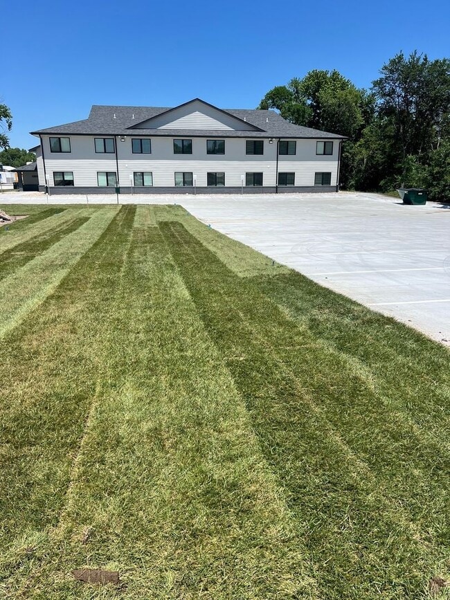 Building Photo - 406 1st St