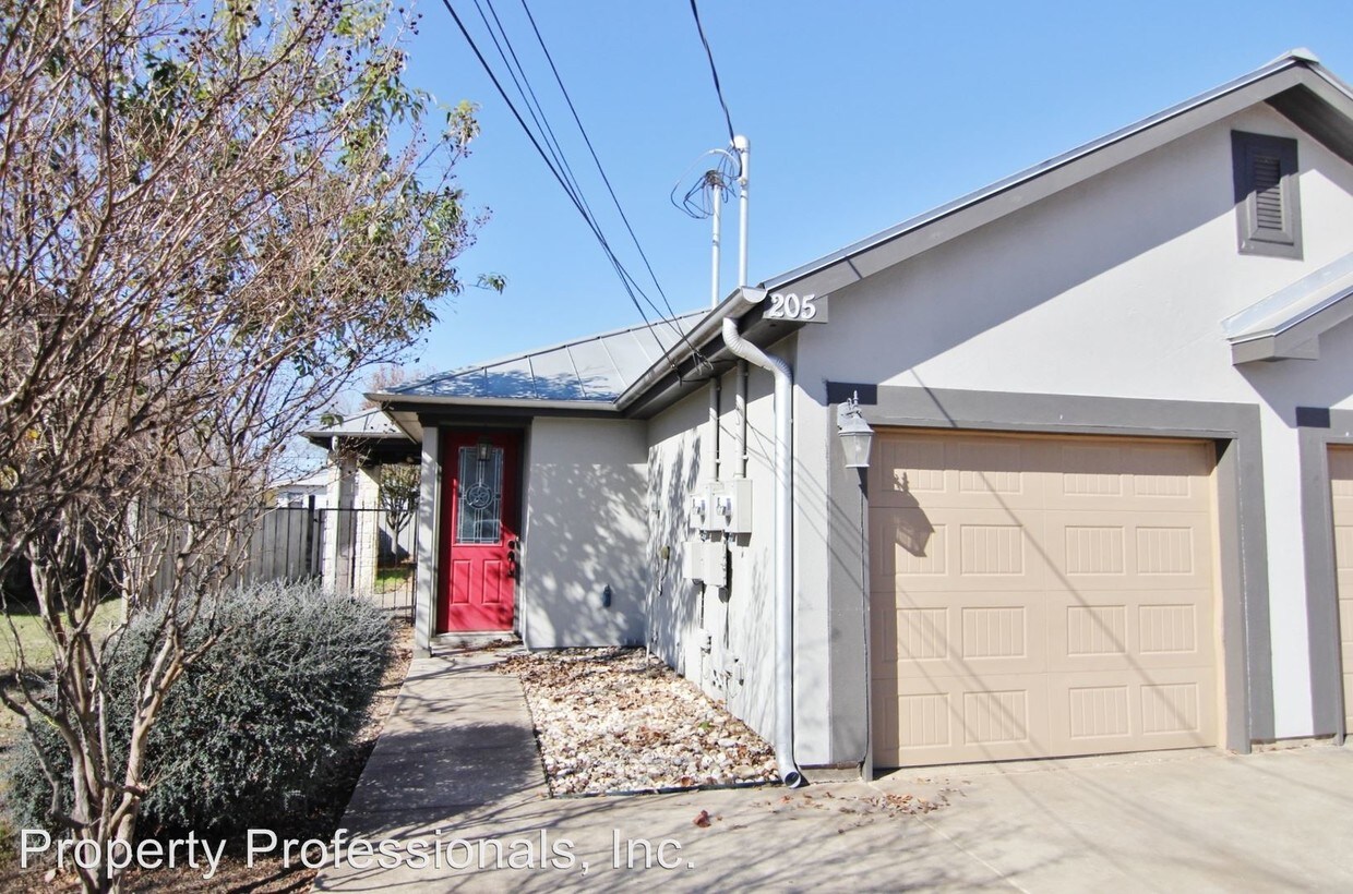 Primary Photo - 3 br, 2 bath House - 205 Anne Louise Dr.