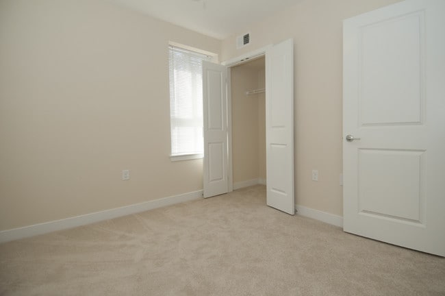 Building Photo - Tanglewood Apartments