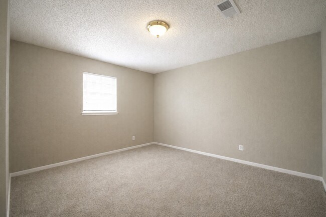 Foto del edificio - 1310 S Caney Trails Dr