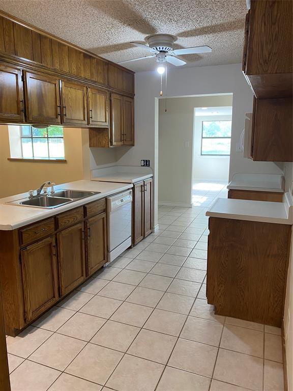 Foto del edificio - 7960 Briar Rd