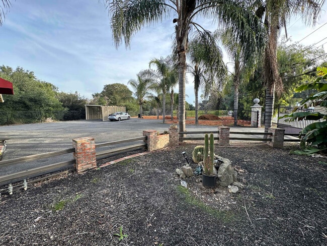 Building Photo - 13958 Almaden Expy