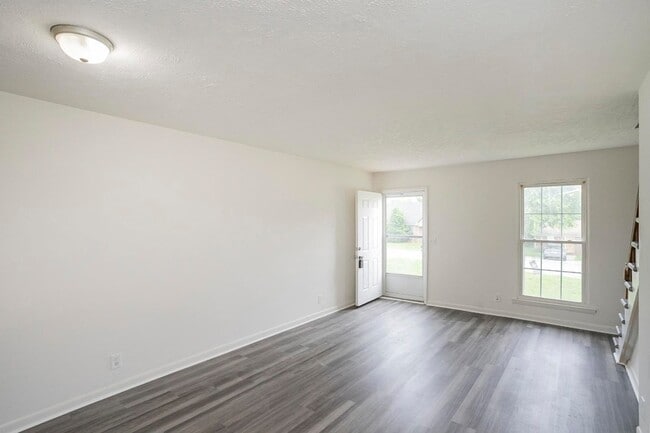 Building Photo - 1517 Meadow Bend Dr
