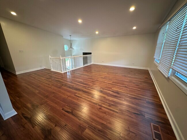 Foto del edificio - 2504 Brook Ln