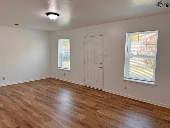 Building Photo - 1827 Eden Ln