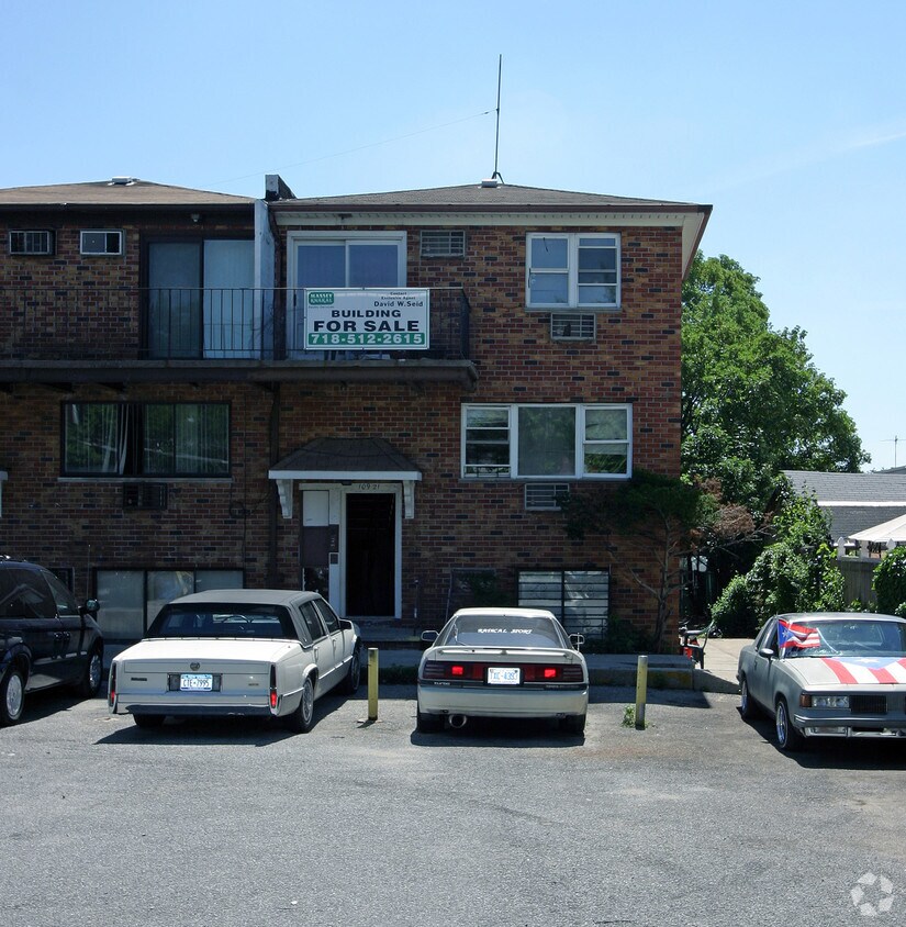 Foto principal - 109-21 Centreville St