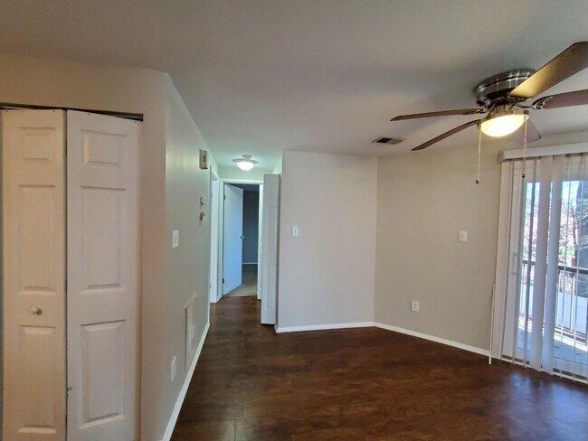 Foto del edificio - 7516 Pebblestone Dr