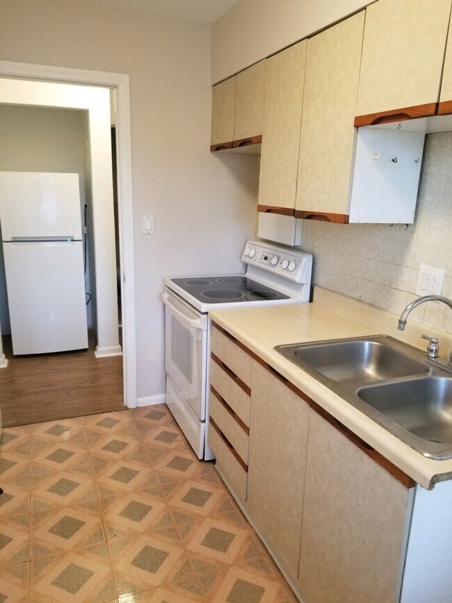 Foto del edificio - 13789 Cedar Rd