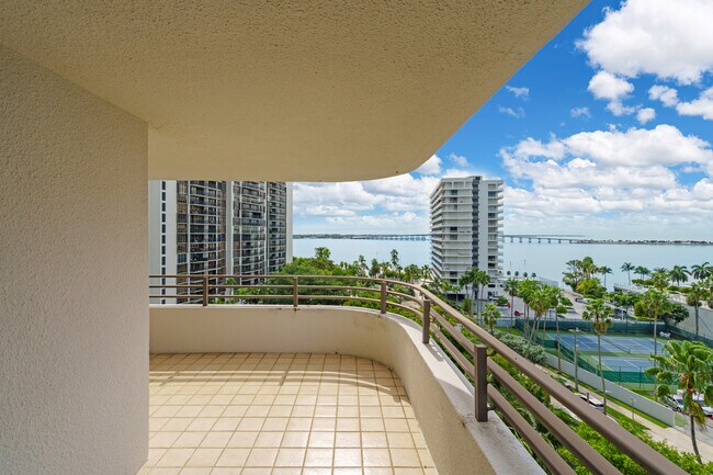 Foto del edificio - 151 SE 15th Rd