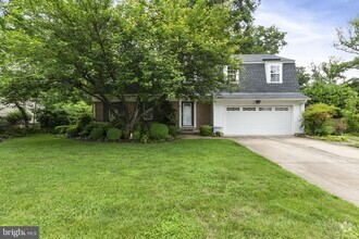 Building Photo - 6048 Redwood Ln
