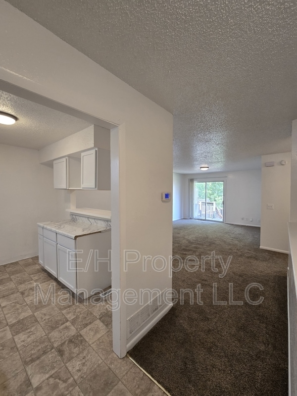Building Photo - 8728 E Arthur Cir