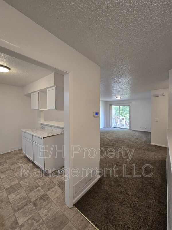 Foto del edificio - 8728 E Arthur Cir