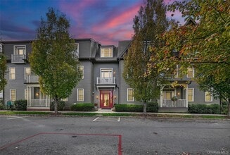 Building Photo - 15 Cropsey St