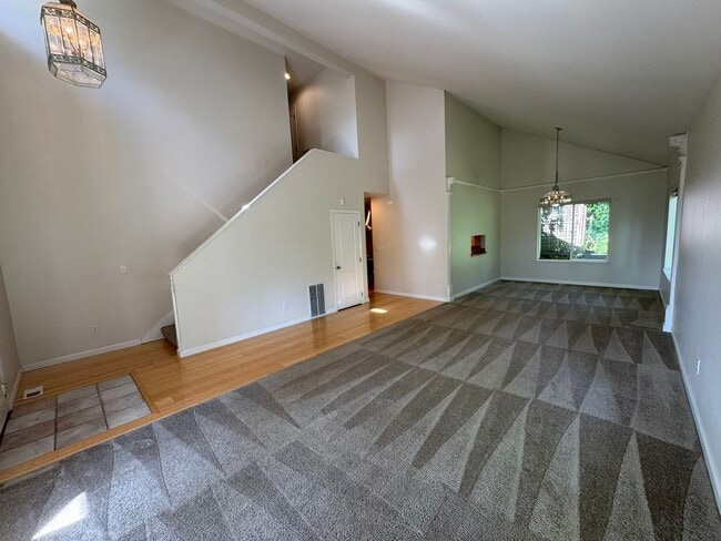 Building Photo - 3Bd/2.5Ba Renton House