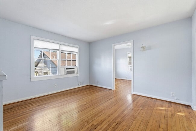 Building Photo - 2223 Singleton St