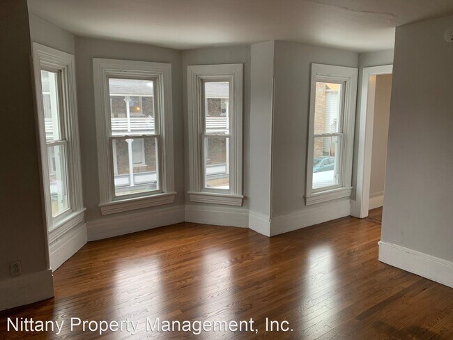 Building Photo - 1 br, 1 bath House - 214B E. Bishop Street