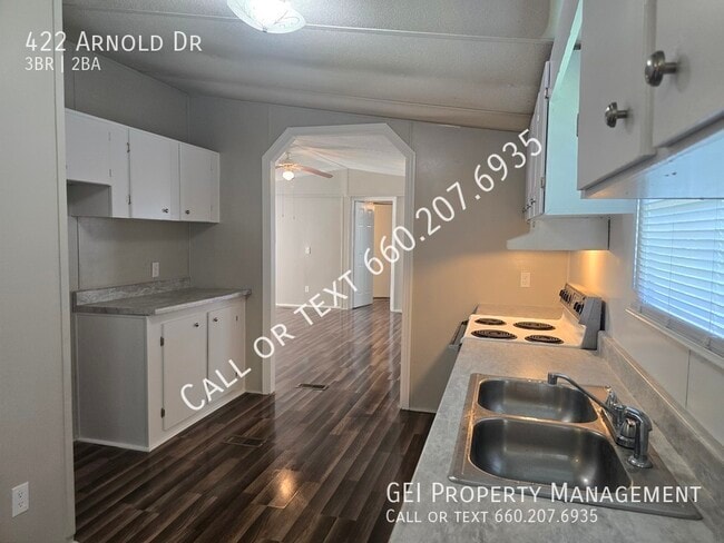 Building Photo - 422 Arnold Dr