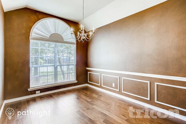 Building Photo - 1435 Red Wolf Dr