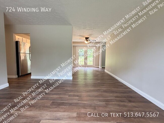 Foto del edificio - 724 Winding Way