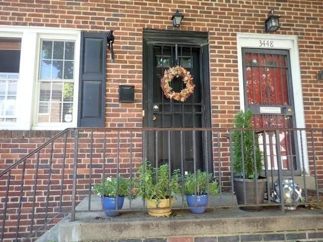 Primary Photo - 3446 Brown St NW