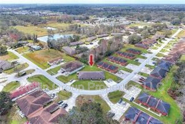 Foto del edificio - 858 Fox Lake Dr