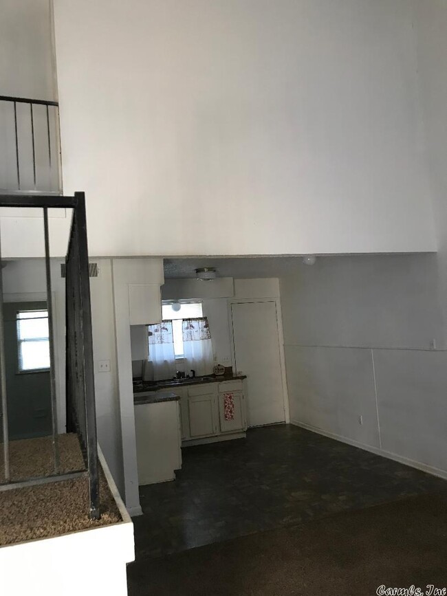 Building Photo - 13101 Quail Creek Rd