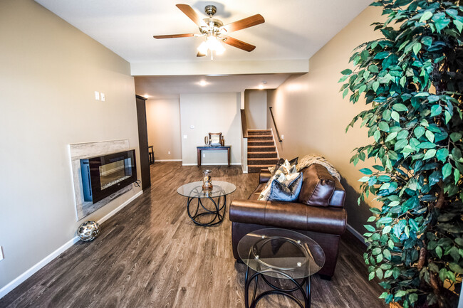 Building Photo - 636 Castle Pines Dr