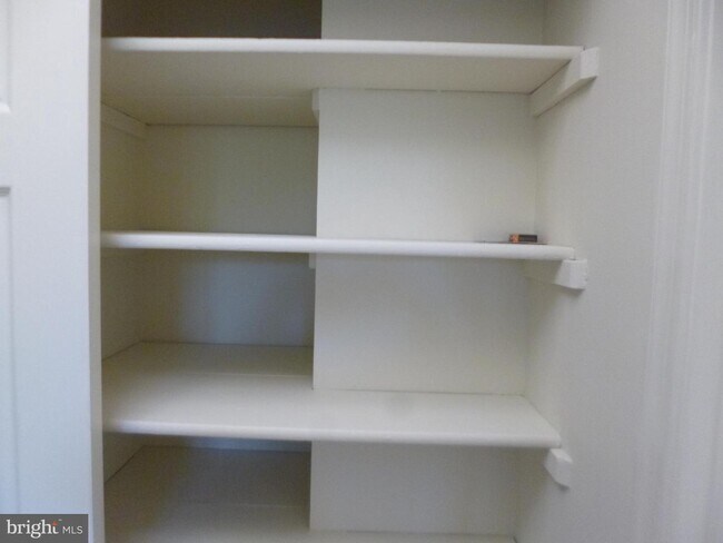 Building Photo - 4410 Oglethorpe St