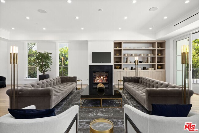 Foto del edificio - 722 N Camden Dr