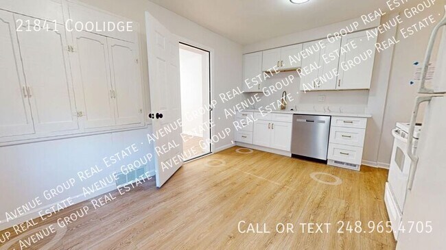 Foto del edificio - 21841 Coolidge-