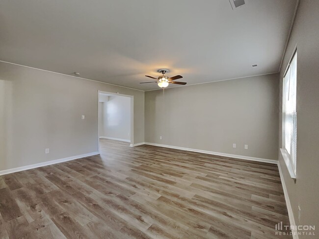 Building Photo - 1521 Clover Ridge Ct