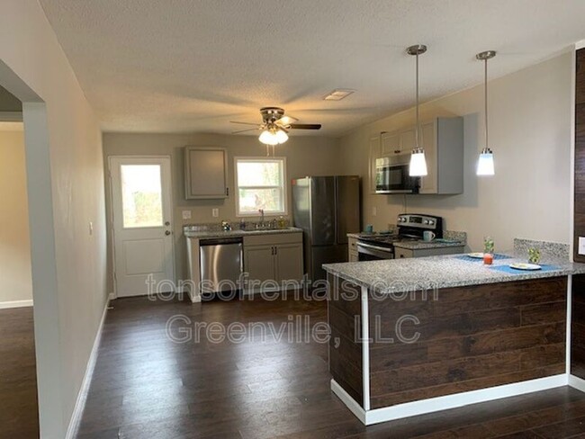 Building Photo - 39 N Haven Dr