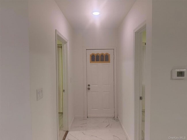 Foto del edificio - 79 Monhagen Ave