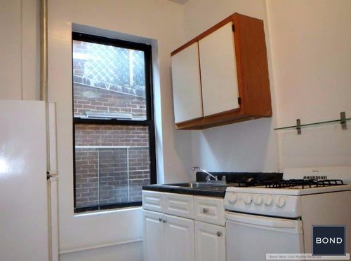 Foto del edificio - 676 9TH Ave