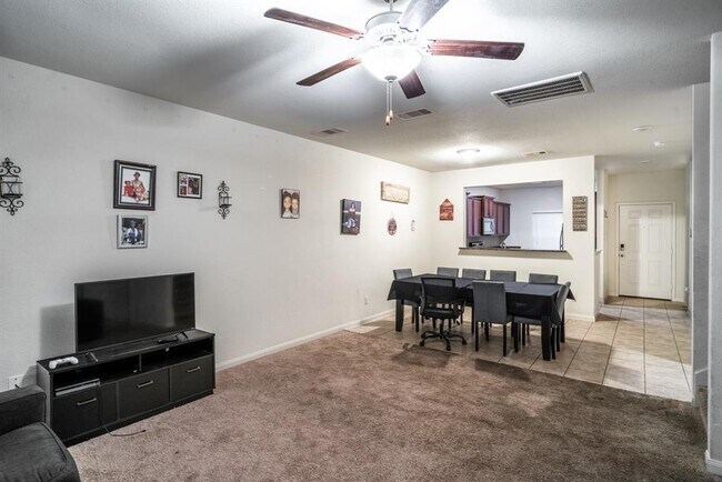 Building Photo - 9406 Garnet Grove Dr