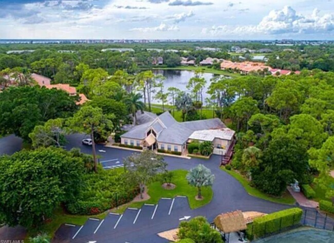 casa club - 15171 Cedarwood Ln